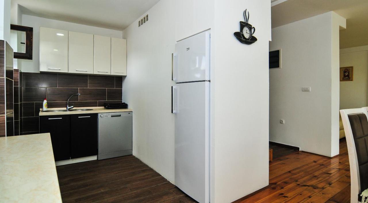 Milosavljevic Apartments Tivat Luaran gambar