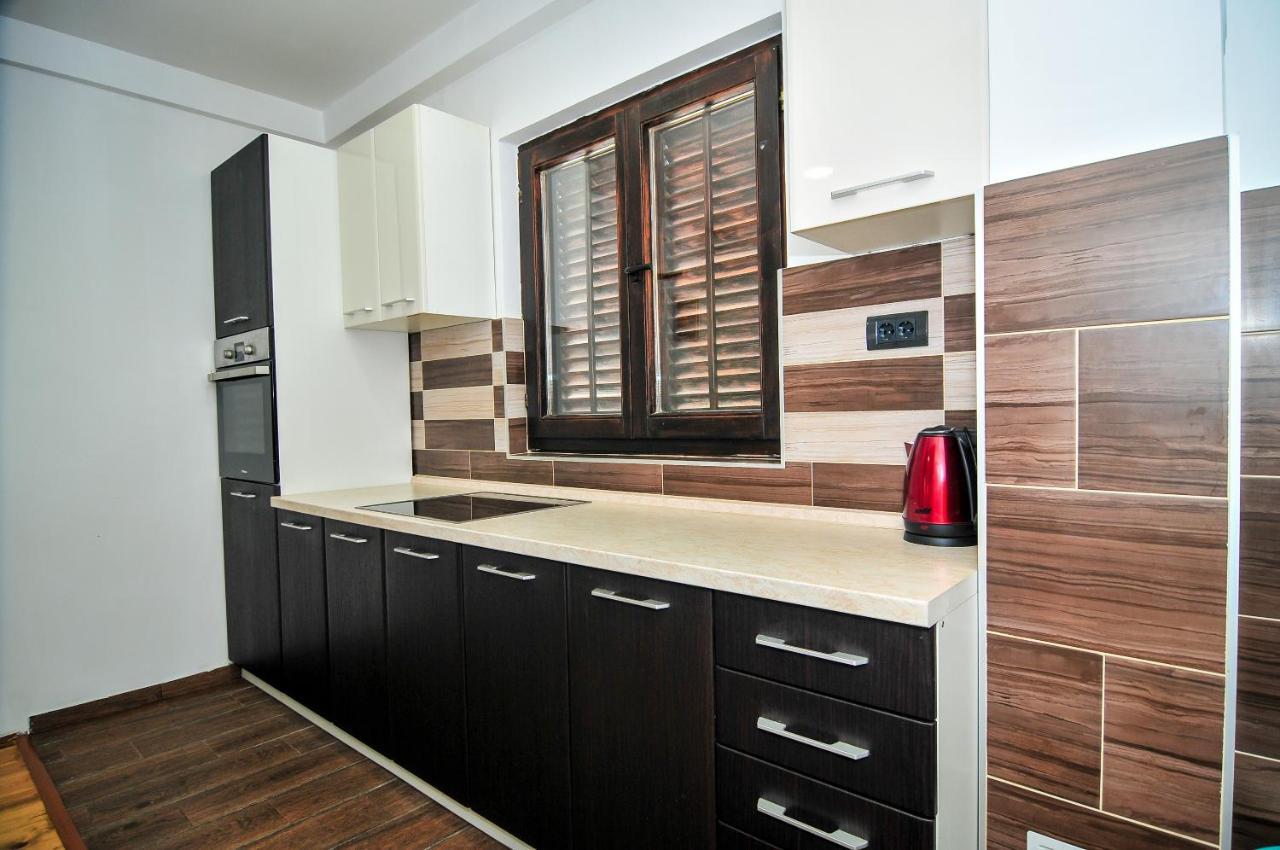 Milosavljevic Apartments Tivat Luaran gambar
