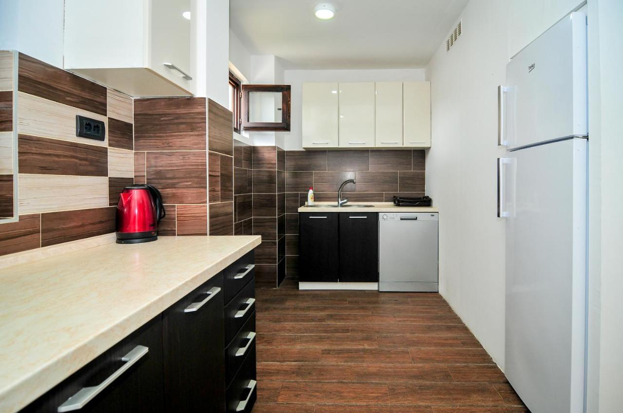 Milosavljevic Apartments Tivat Luaran gambar