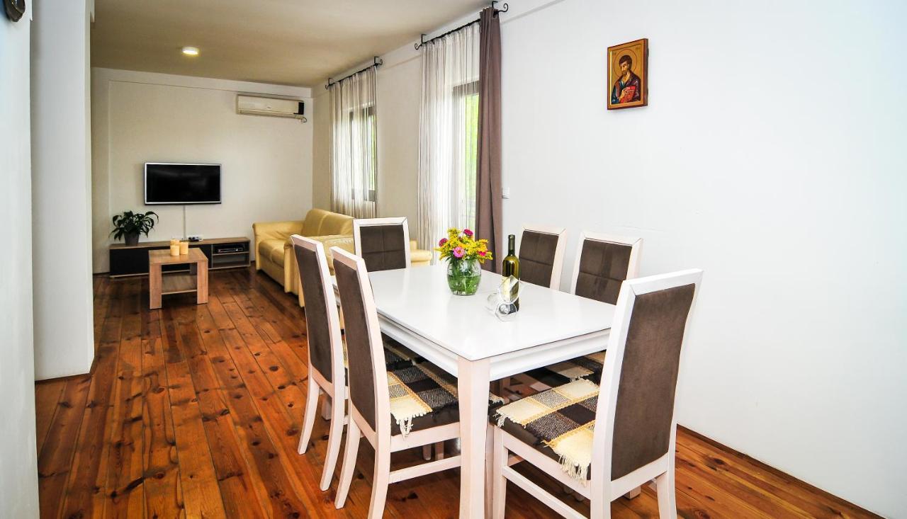 Milosavljevic Apartments Tivat Luaran gambar