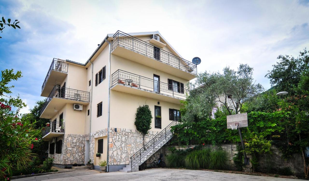 Milosavljevic Apartments Tivat Luaran gambar