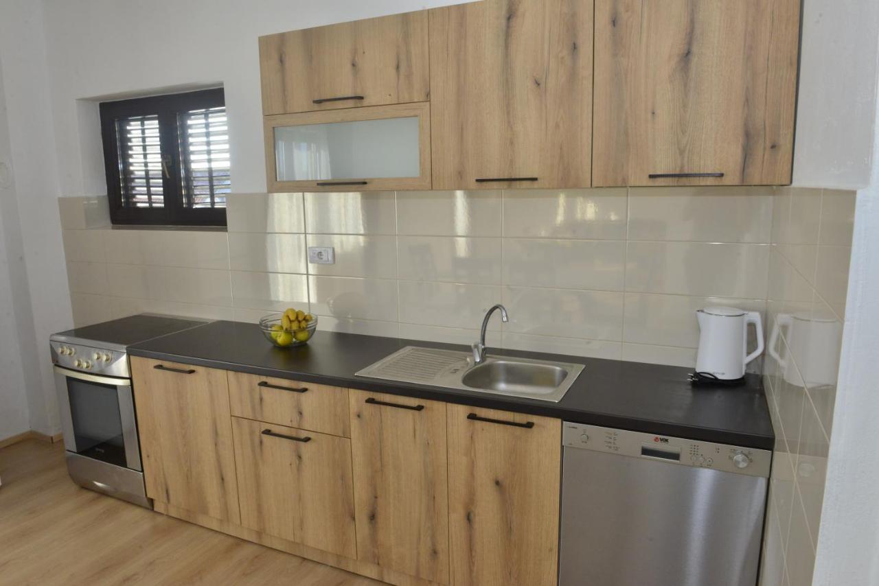Milosavljevic Apartments Tivat Luaran gambar