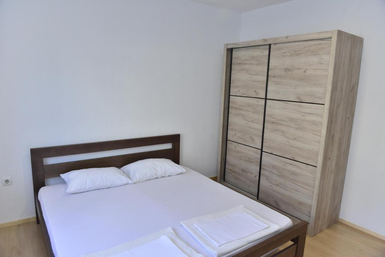 Milosavljevic Apartments Tivat Luaran gambar