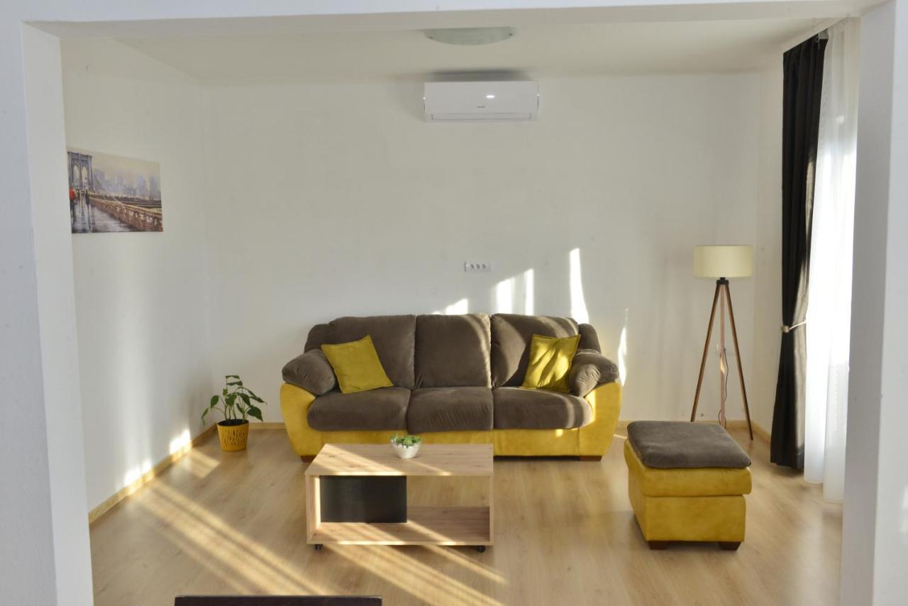 Milosavljevic Apartments Tivat Luaran gambar
