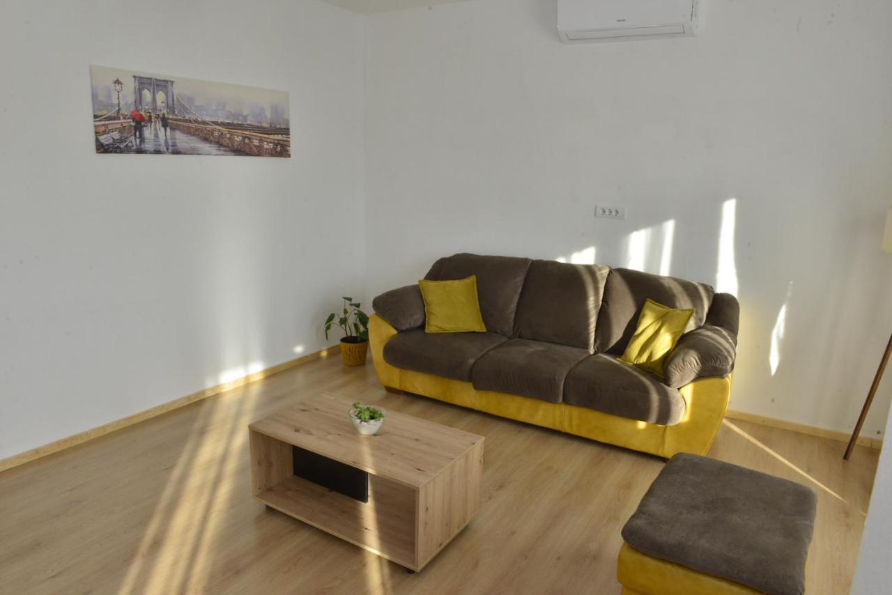 Milosavljevic Apartments Tivat Luaran gambar