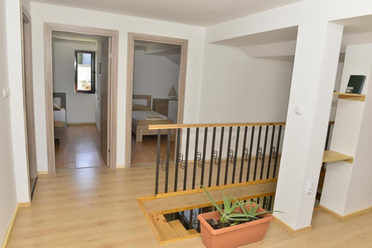 Milosavljevic Apartments Tivat Luaran gambar