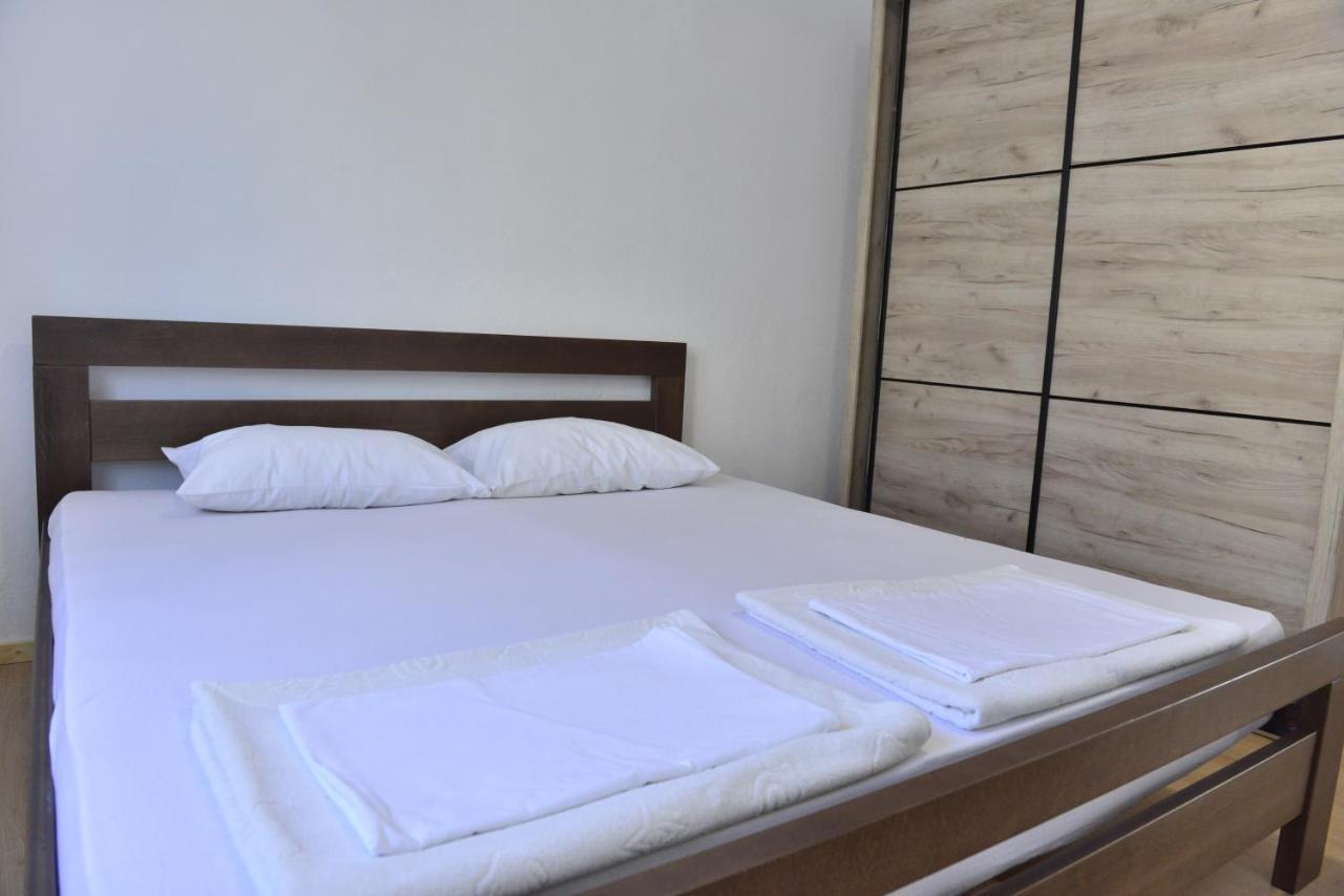 Milosavljevic Apartments Tivat Luaran gambar