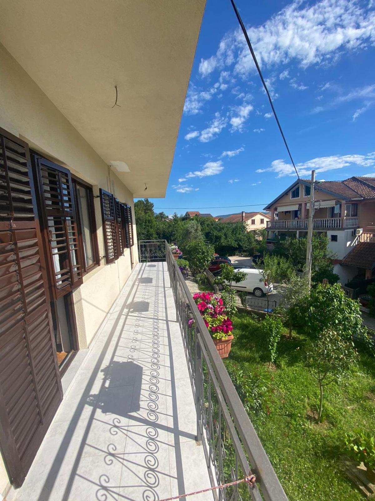 Milosavljevic Apartments Tivat Luaran gambar